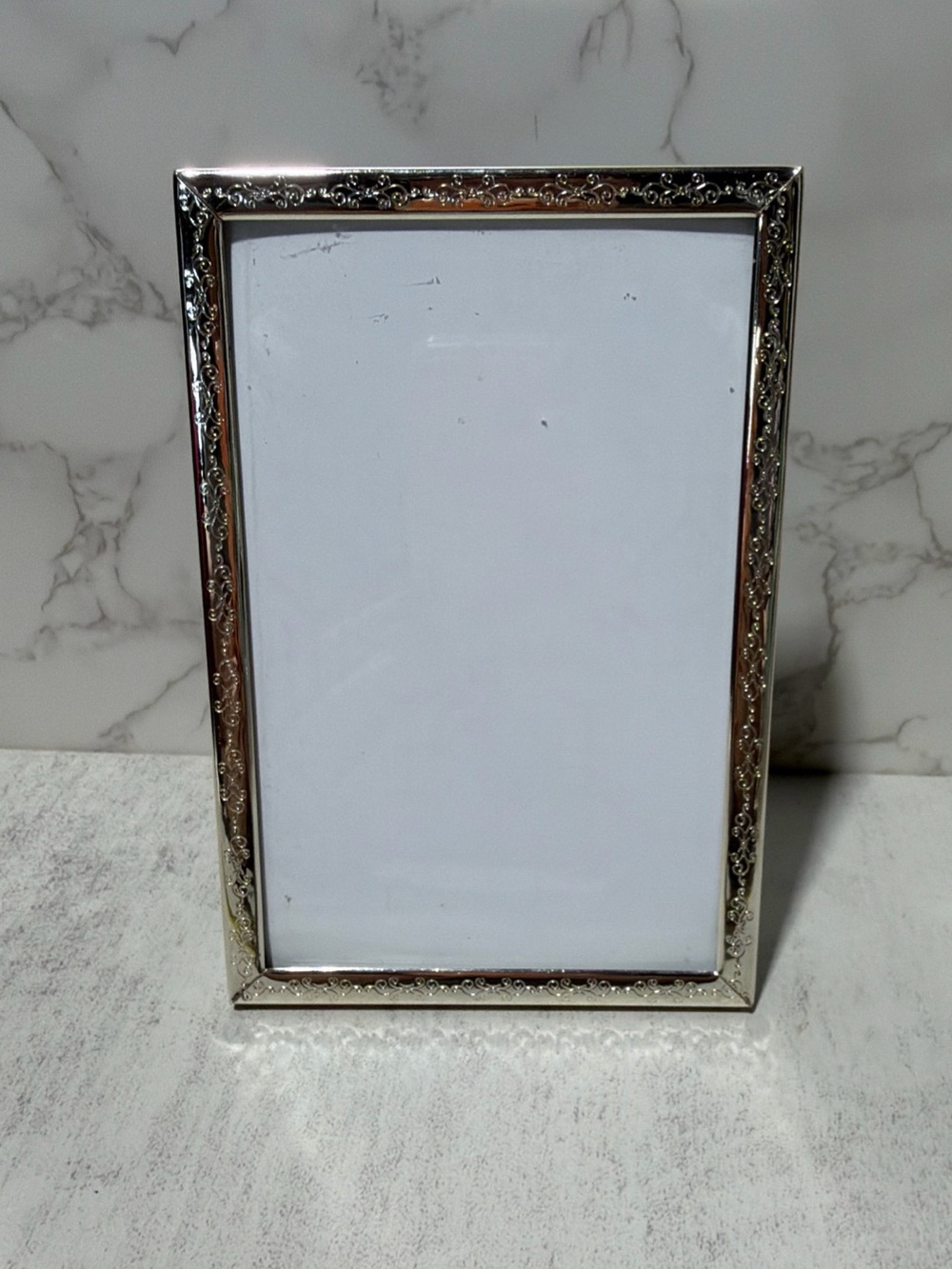 Classic Silver plated tarnish resistant Frame 4X6 - Elegant Home Accents